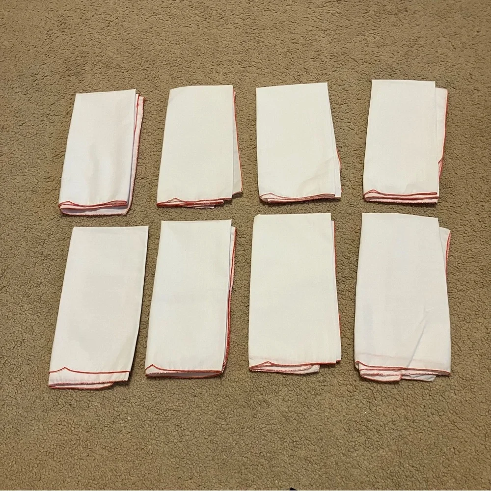Set of‎ 8 Vintage White Holiday Napkins Holly Embroidery *EUC*